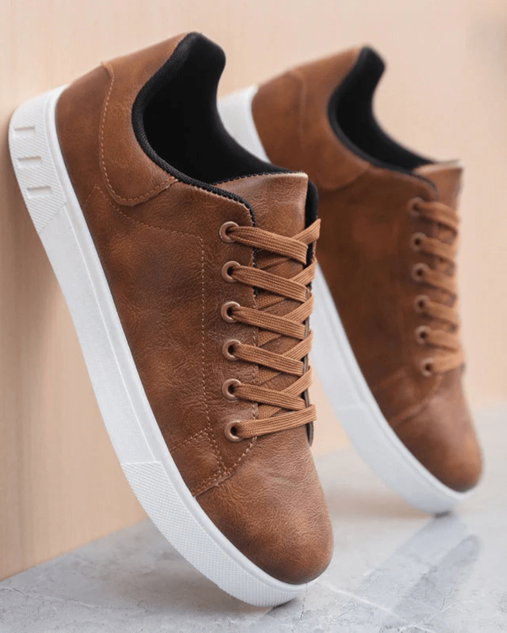 Sneaker in pelle senza tempo