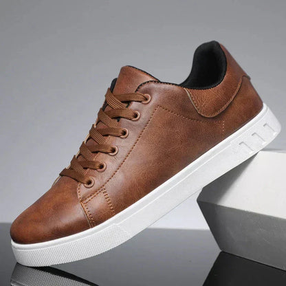 Sneaker in pelle senza tempo