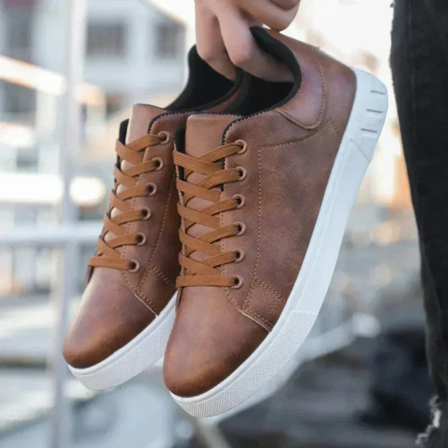 Sneaker in pelle senza tempo