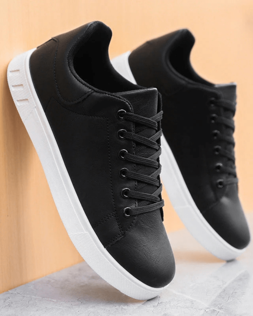 Sneaker in pelle senza tempo